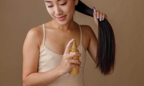 Jak odżywić włosy cienkie, przylegające do skóry głowy?