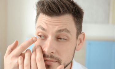 Soczewki kontaktowe a alergia oczu – jak minimalizować reakcje alergiczne